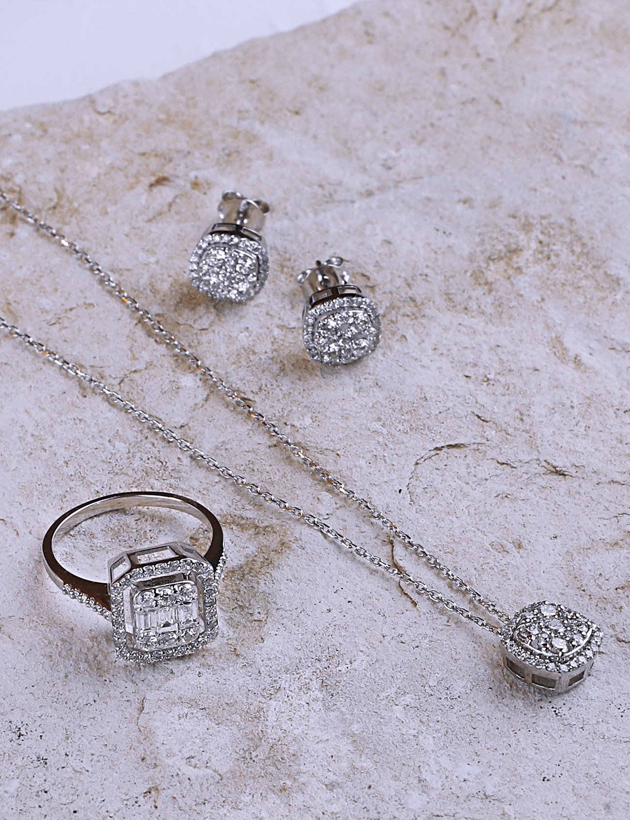0.86 Carat Diamond Earrings