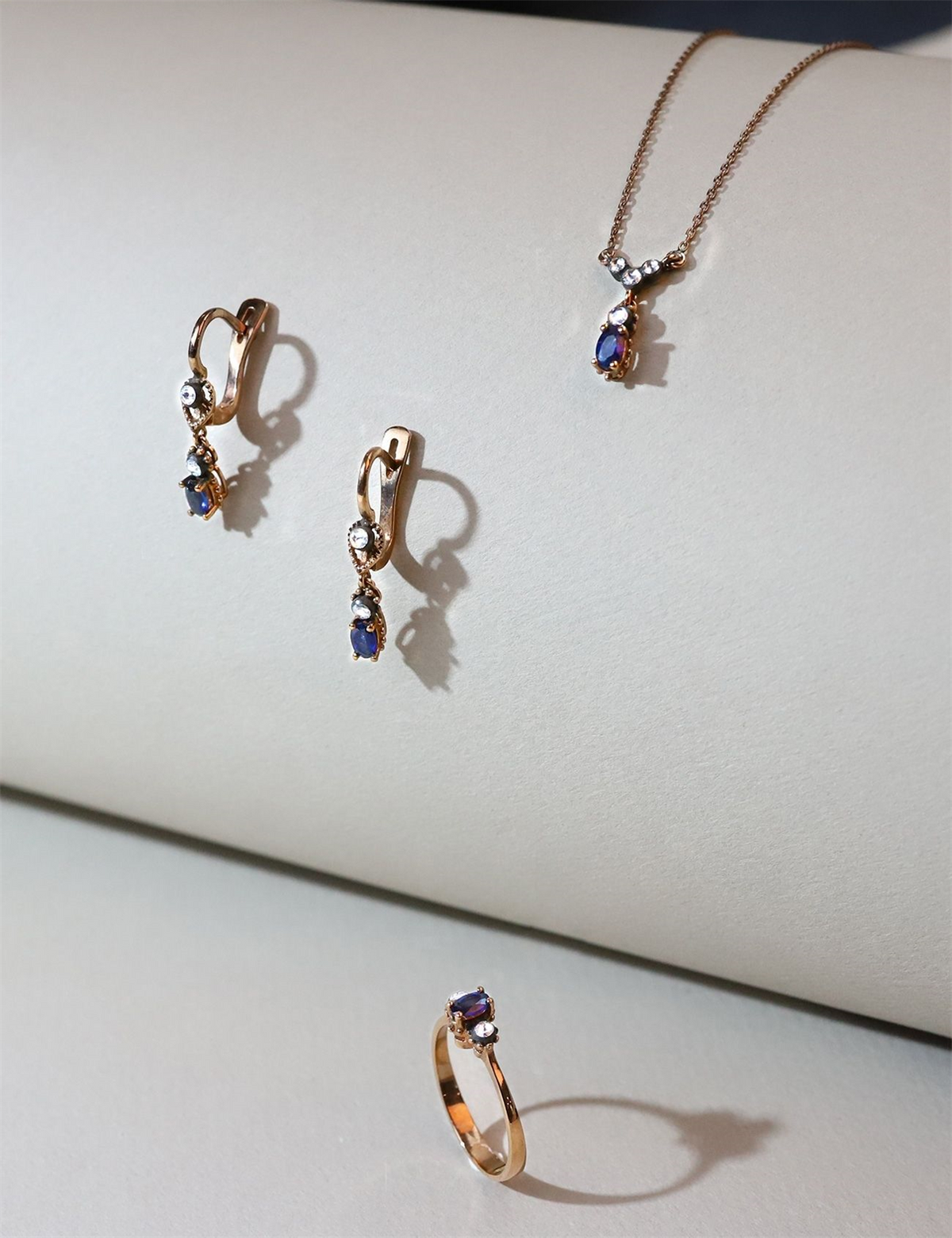0.23 Carat Diamond Sapphire Set Main image