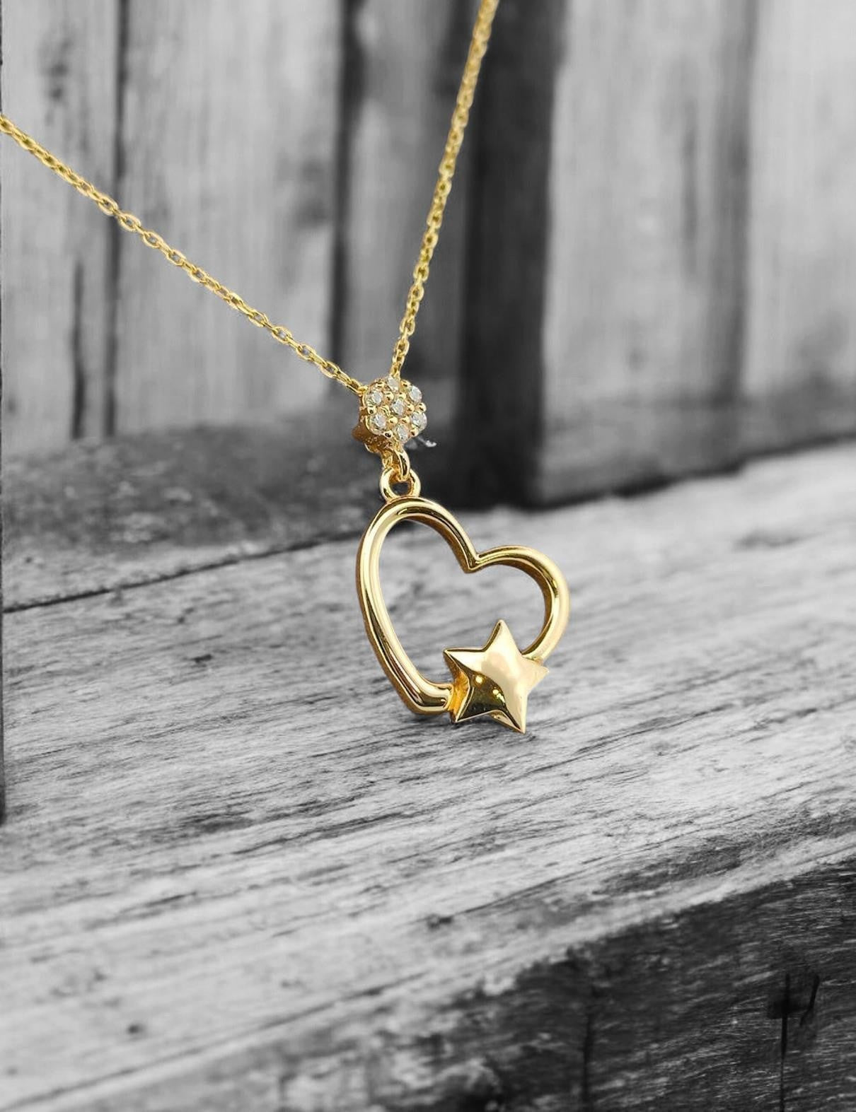 Heart Inner Star Gold Necklace Main image