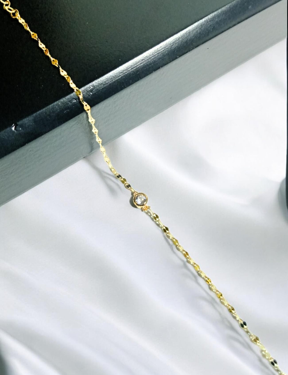 Round White Stone-Set Gold Bracelet Main image