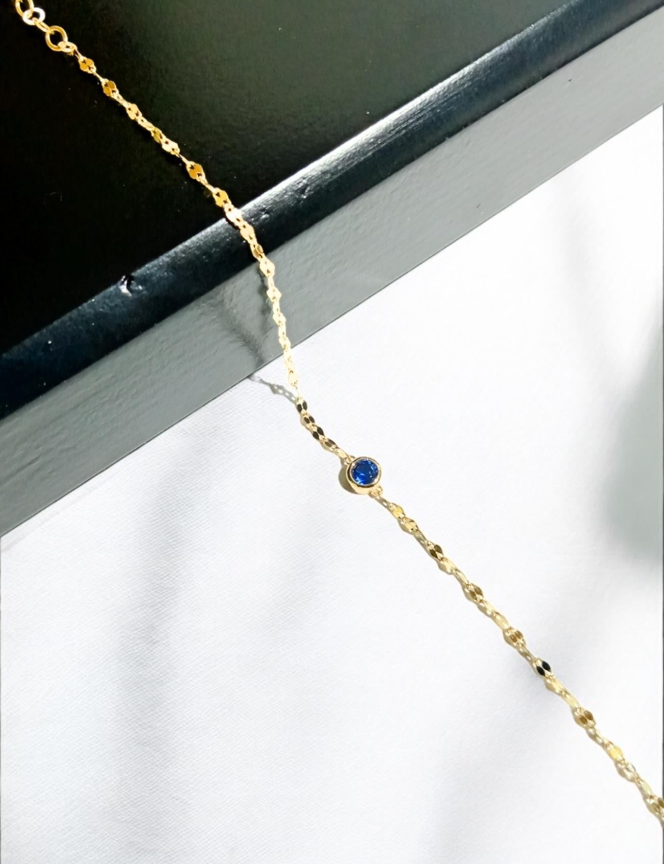 Round Blue Stone-Set Gold Bracelet Main image