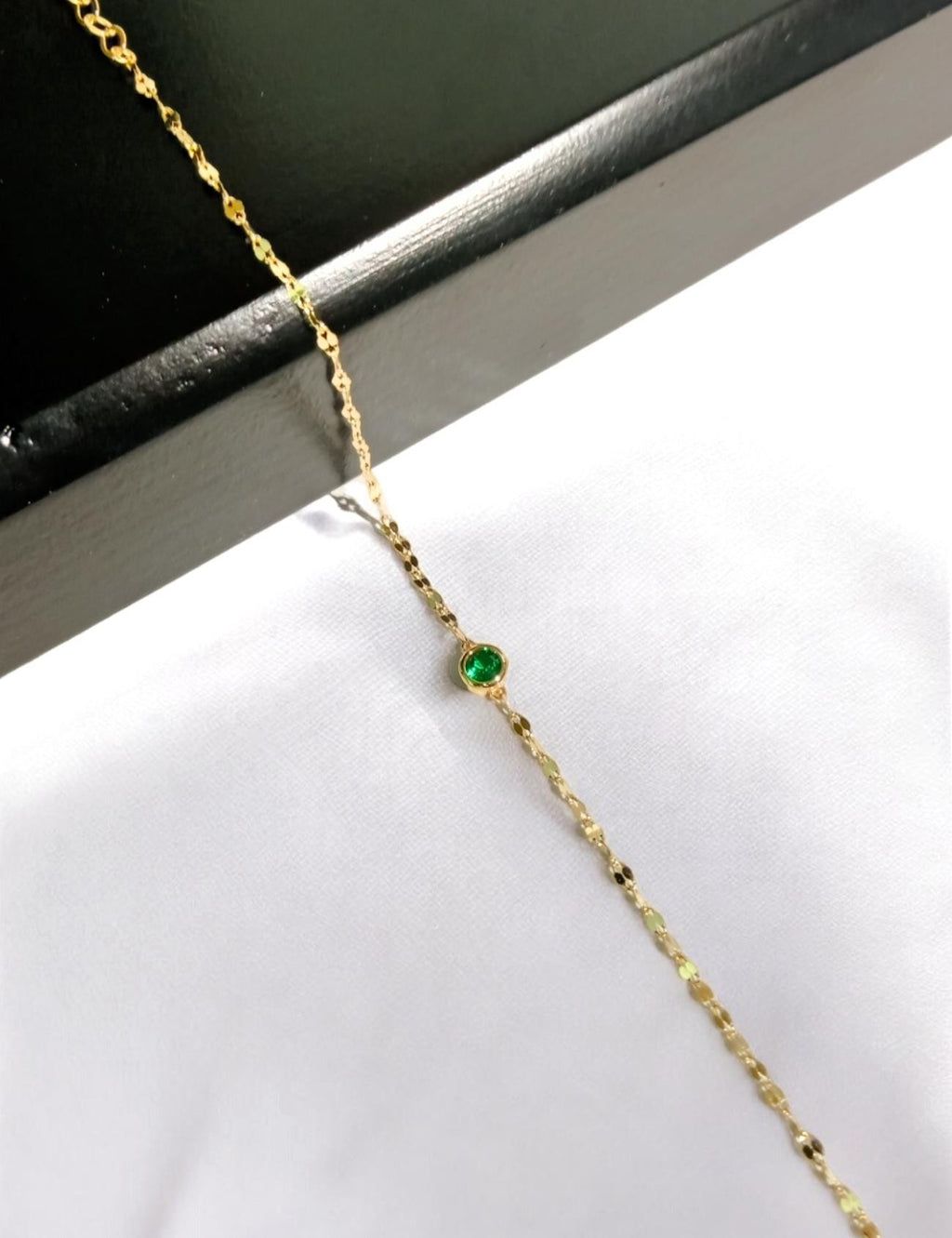 Round Green Stone-Set Gold Bracelet