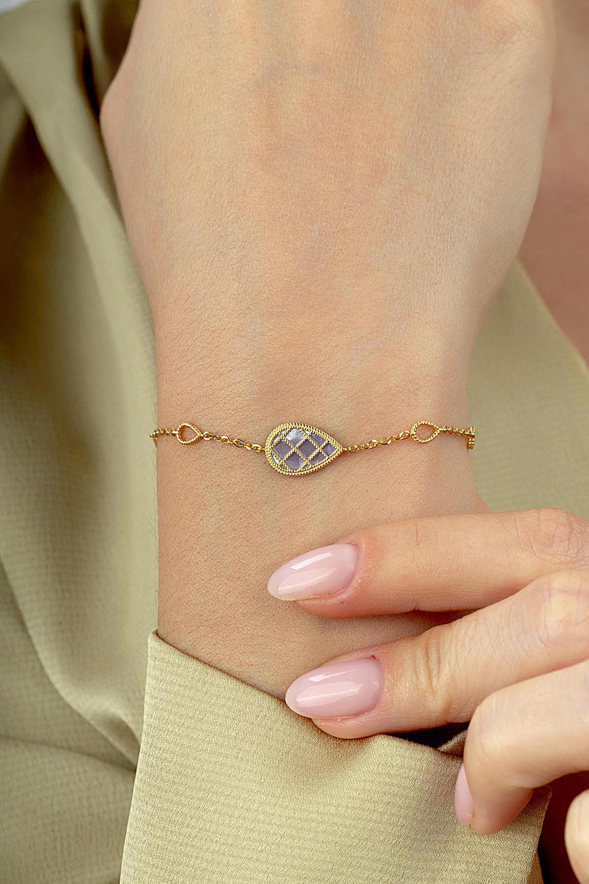 Reversible Gray White Mother-of-Pearl Pear Gold Bracelet Main image