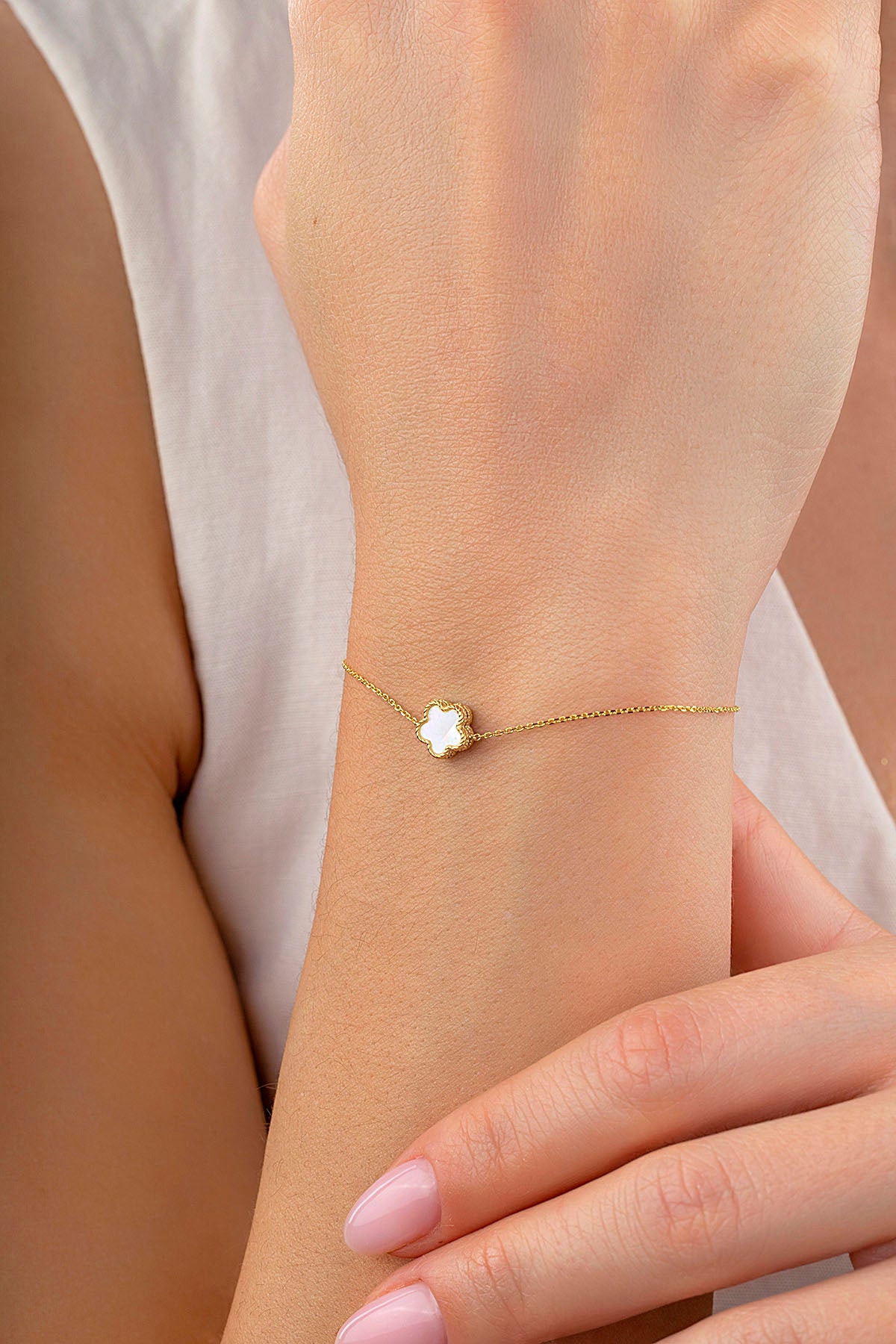Reversible Black White Mother-of-Pearl Floral Gold Bracelet
