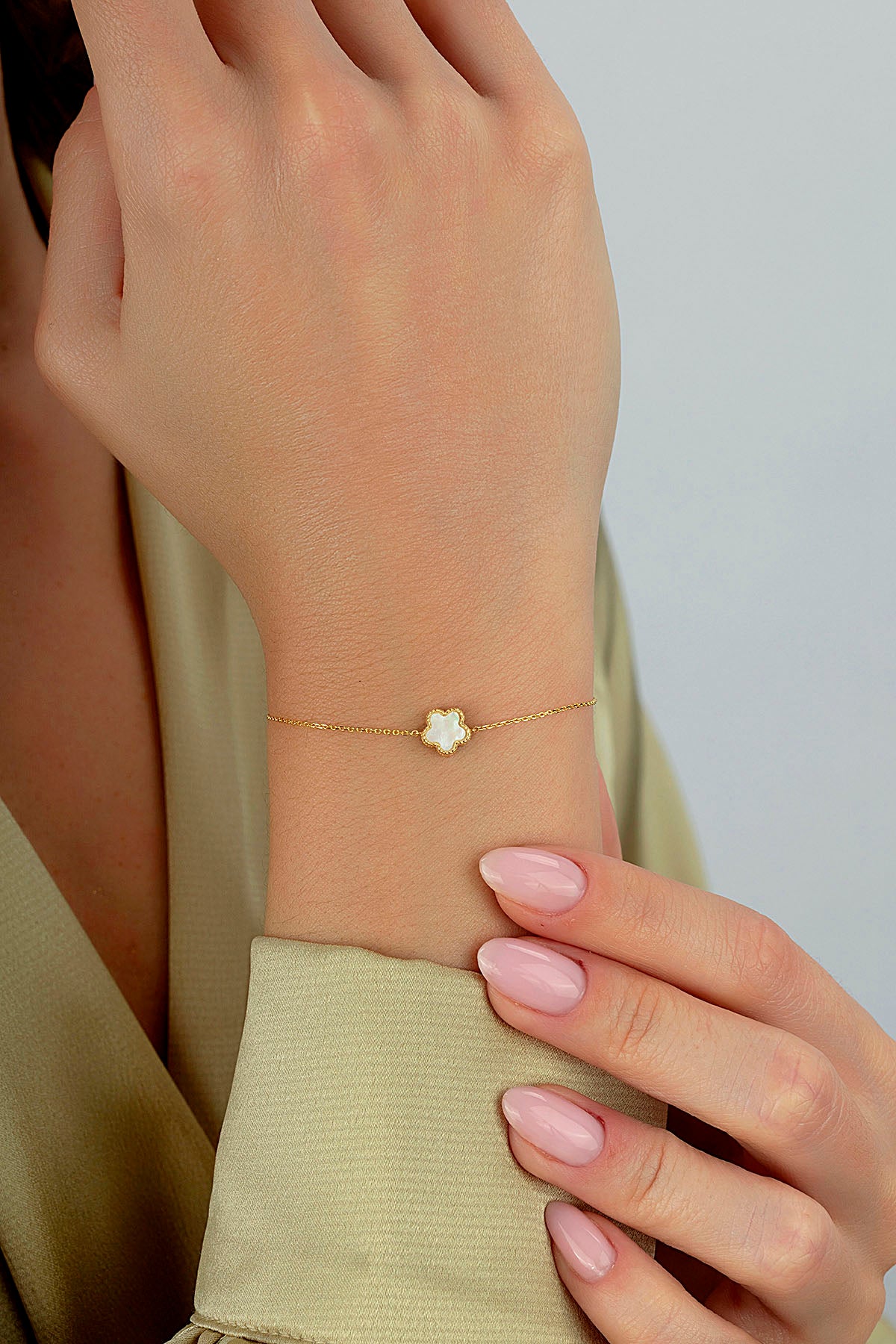 Reversible Green Mother-of-Pearl Floral Gold Bracelet