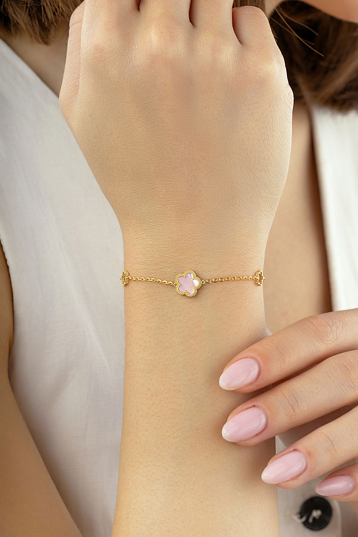 Reversible Pink White Mother-of-Pearl Floral Gold Bracelet Secondary image