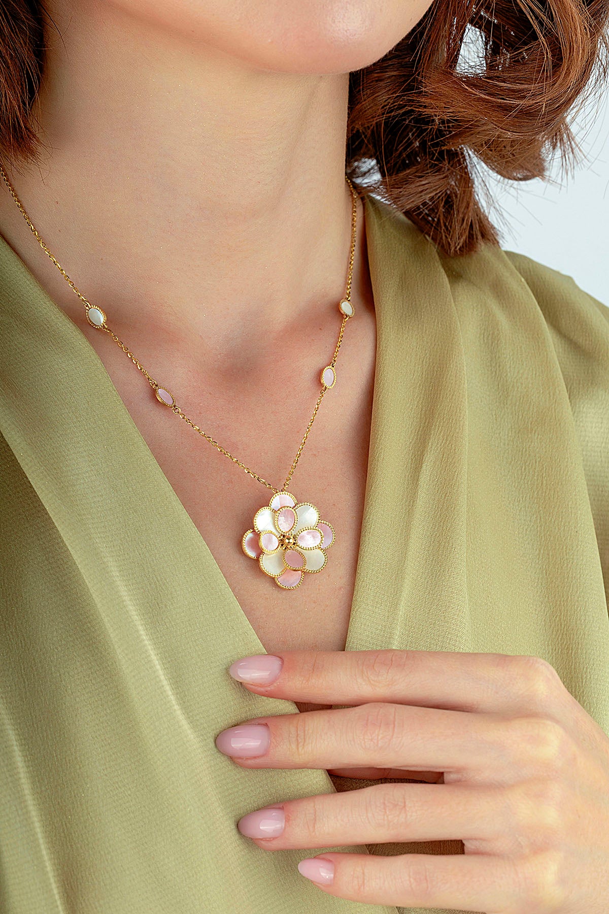 Pink White Mother-of-Pearl Modern Floral Gold Necklace