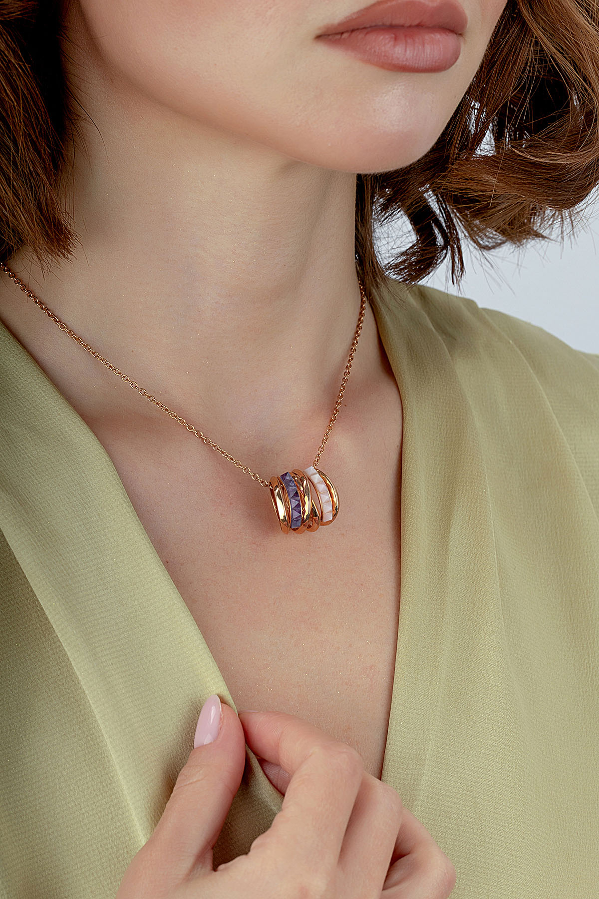 Rose Opal Amethyst Stone-Set Gold Necklace Secondary image