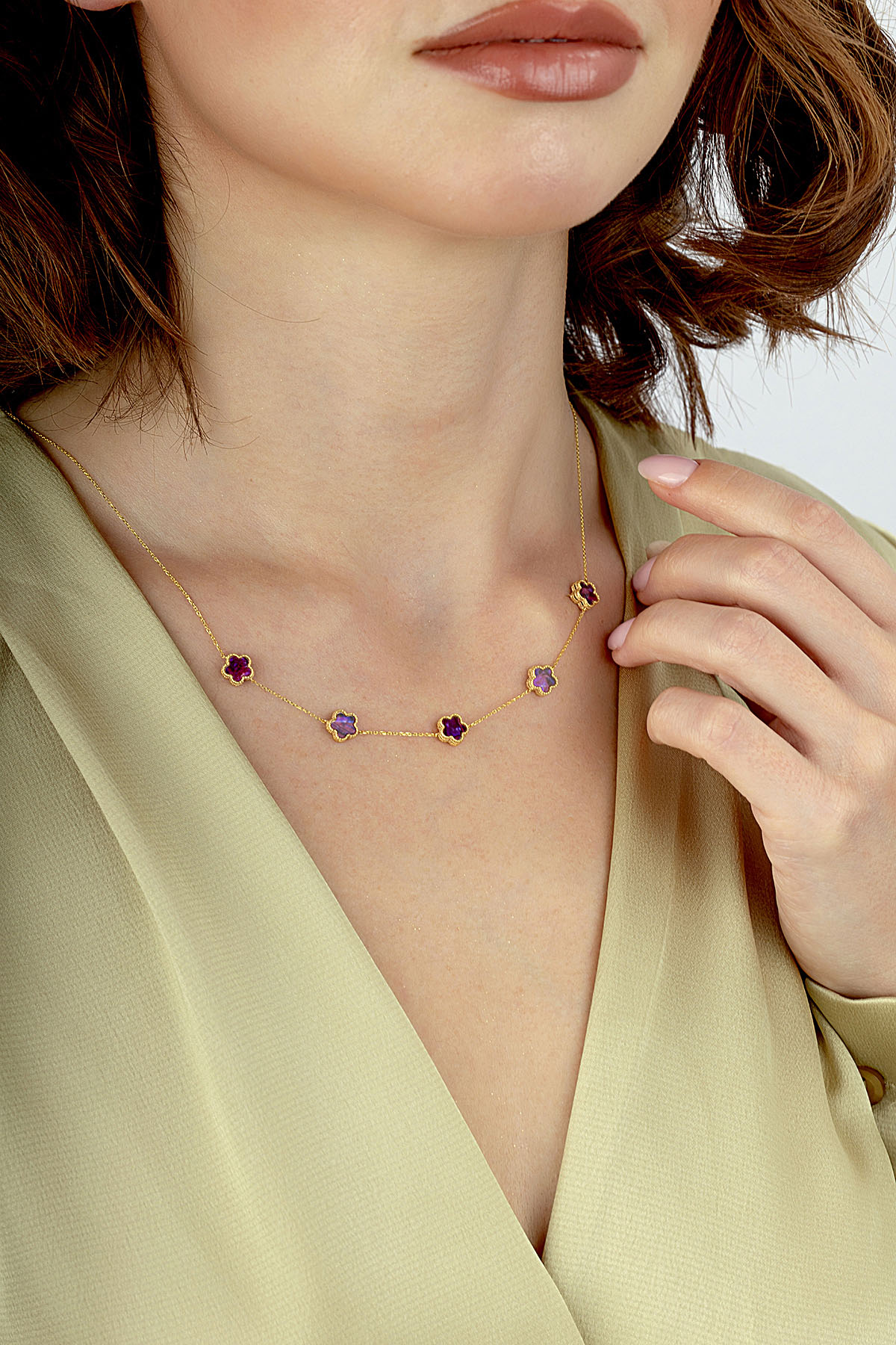 Reversible Purple White Mother-of-Pearl Five Floral Gold Necklace Secondary image
