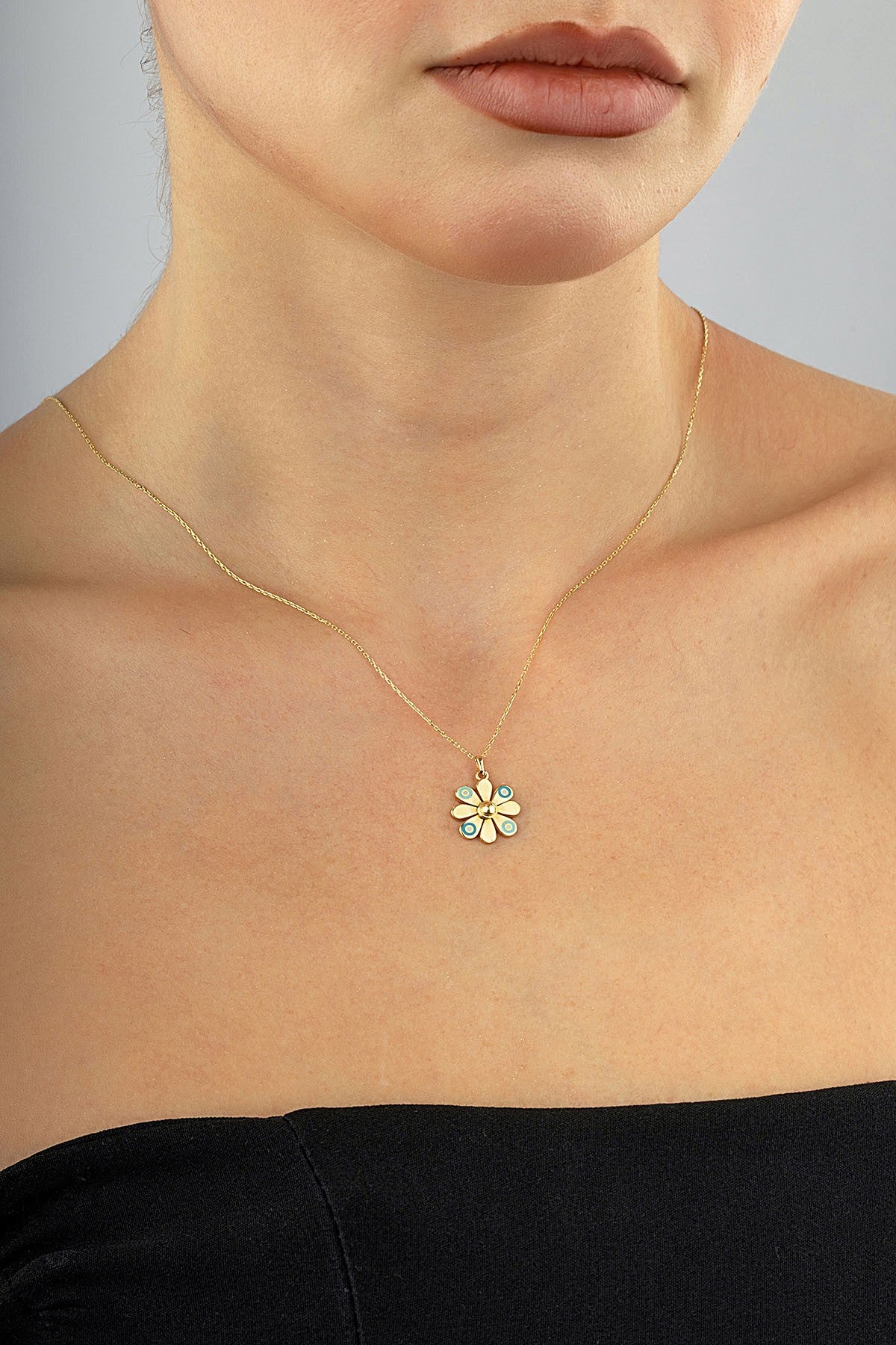 14K Leaf Motif Gold Necklace