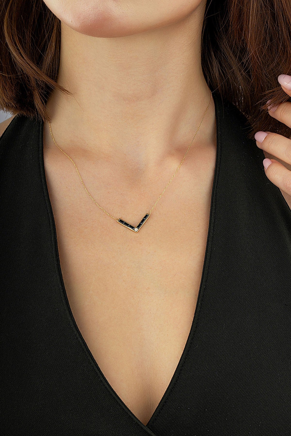 14K V Form Stone-Set Gold Necklace