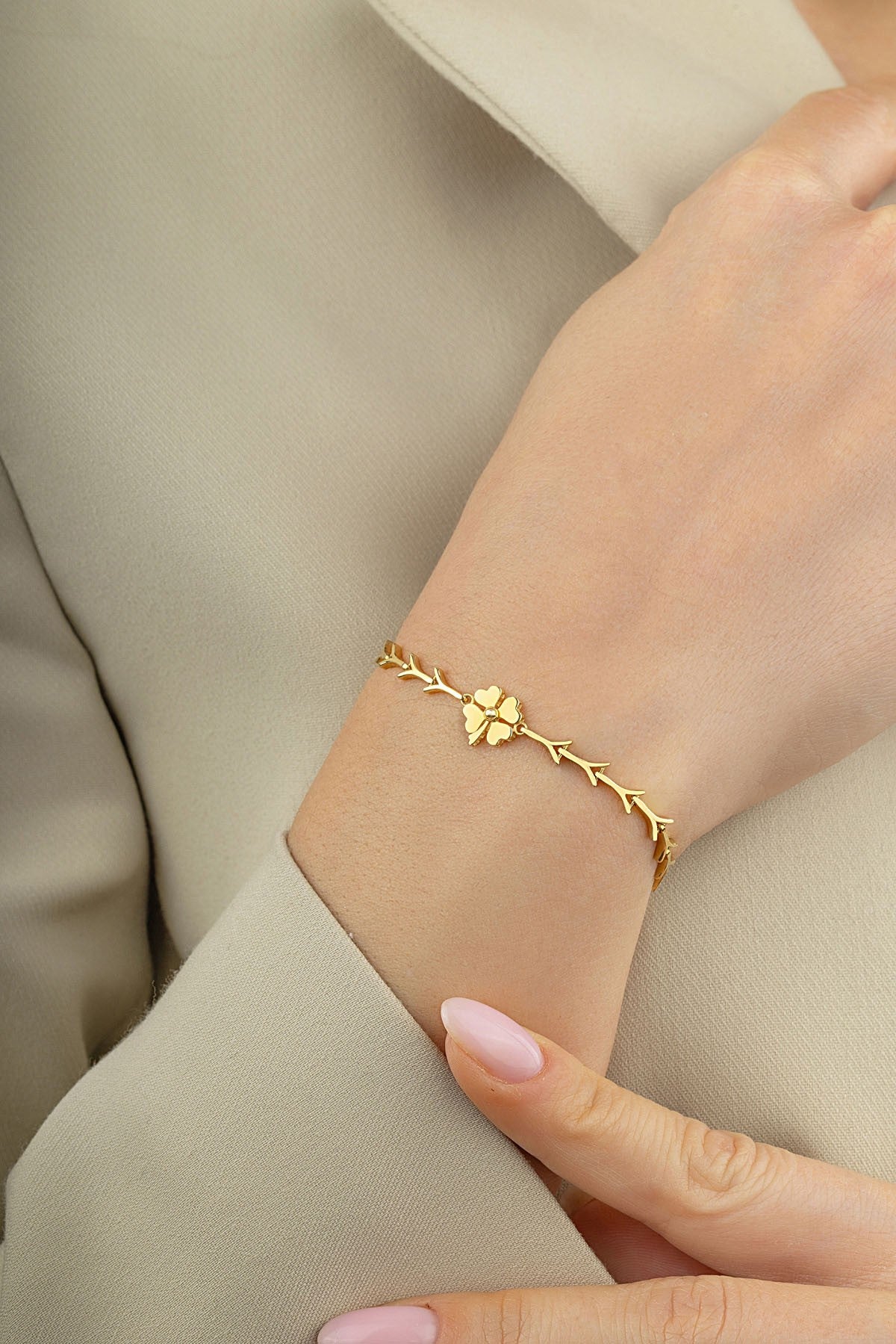 14K Clover Modern Gold Bracelet