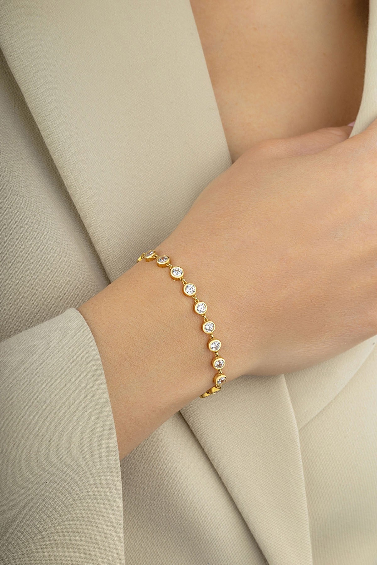 14K Gold White Stone-Set Chain Bracelet Main image