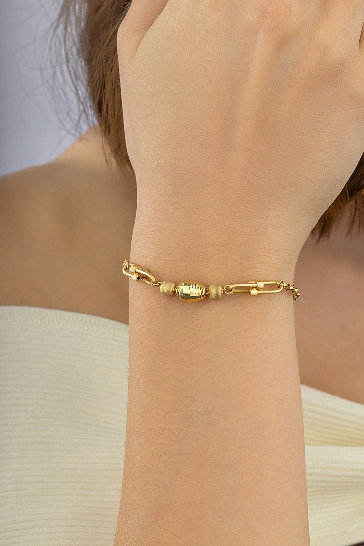 14K Modern Design Elegant Gold Bracelet