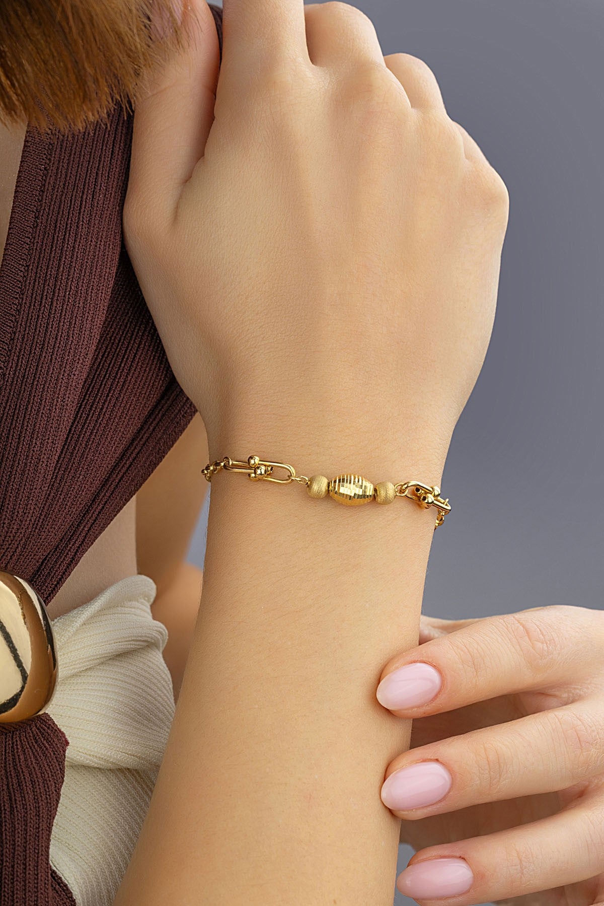14K Modern Design Elegant Gold Bracelet