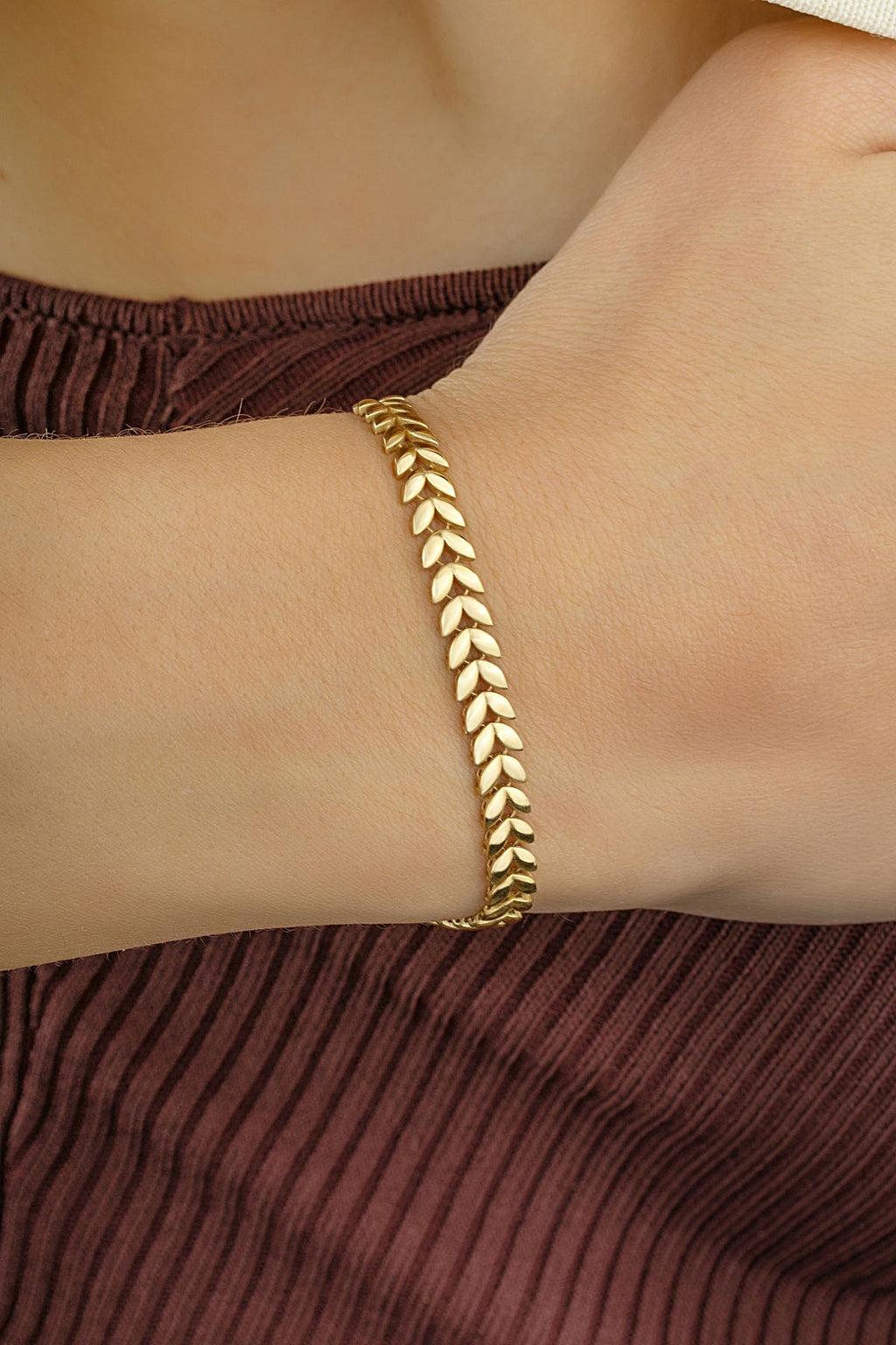 14K Leaf Patterned Chain Bracelet