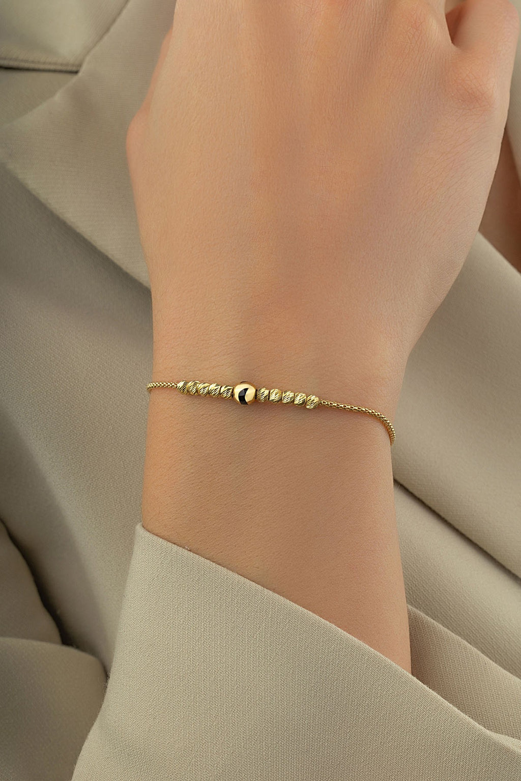 14K Black Striped Bead Gold Bracelet