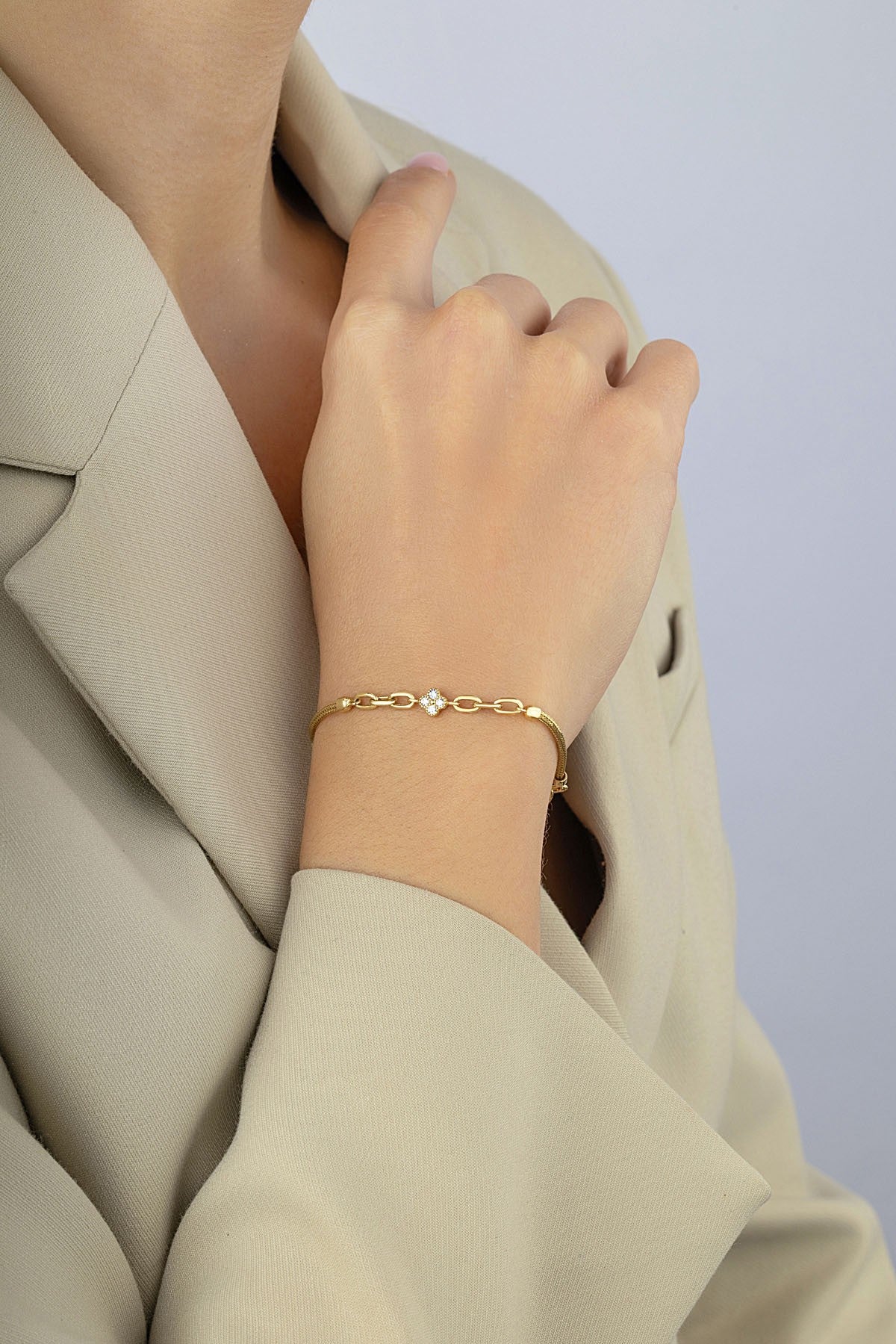 14K White Black Reversible Floral Gold Bracelet