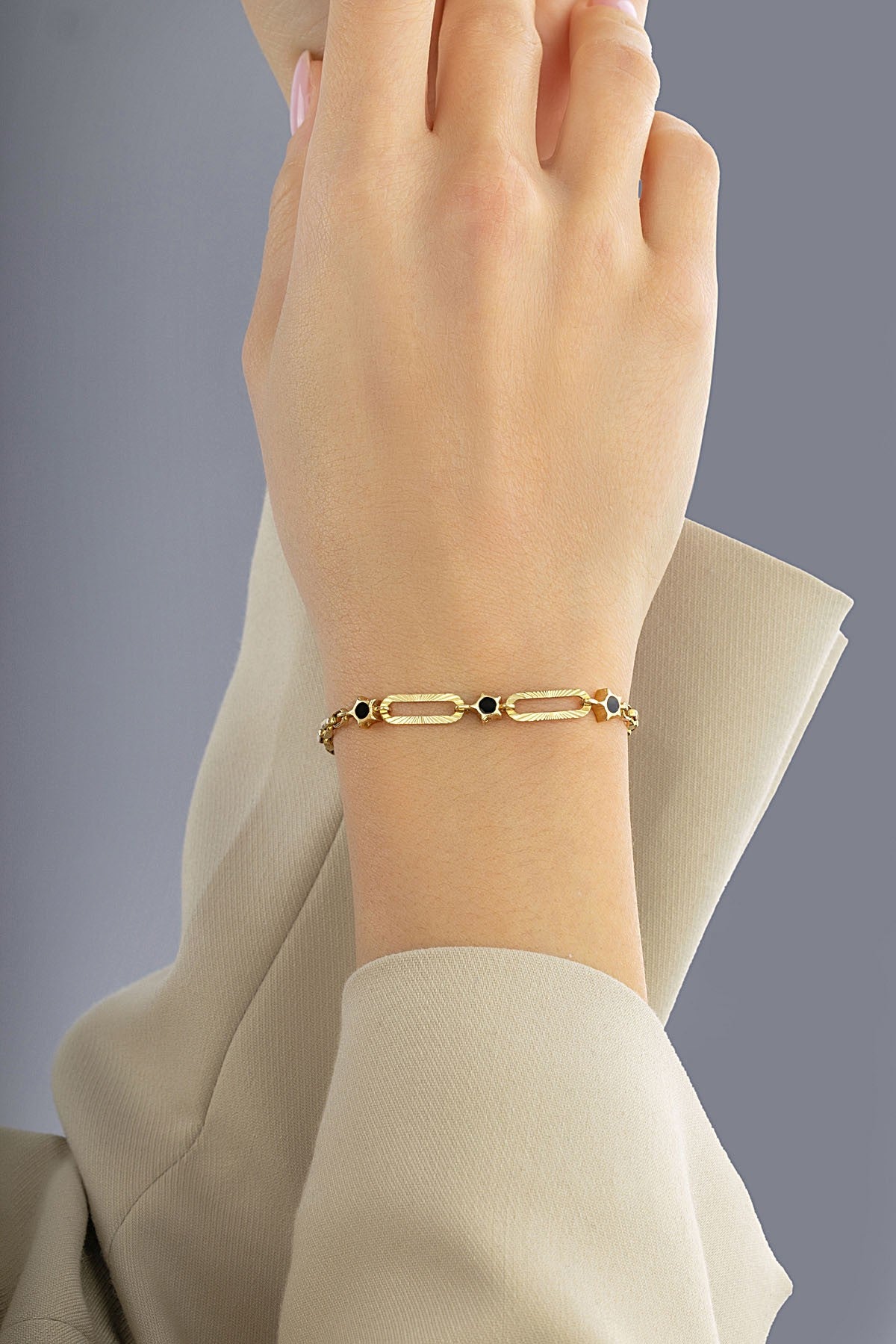 14K Reversible Gold Bracelet Secondary image