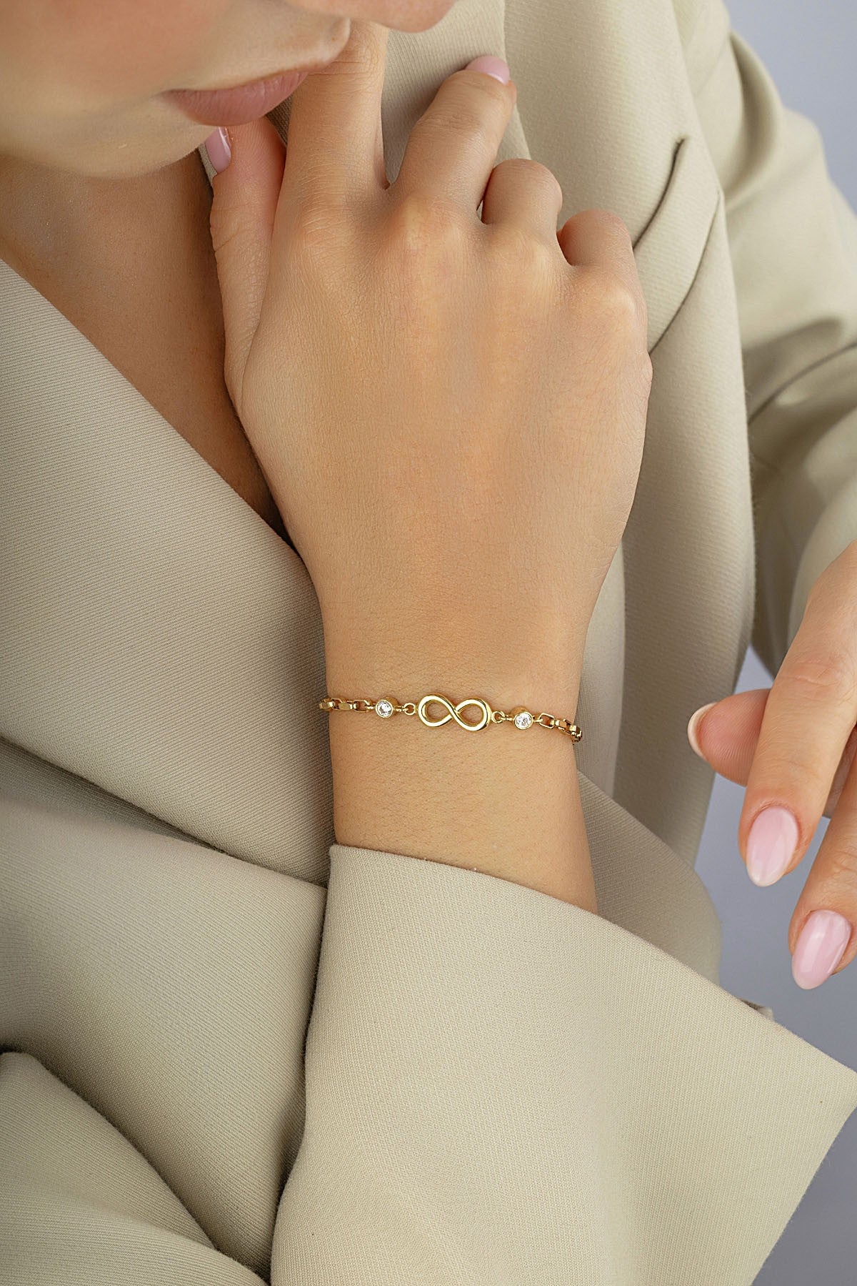 14K Round Stone-Set Infinity Gold Bracelet