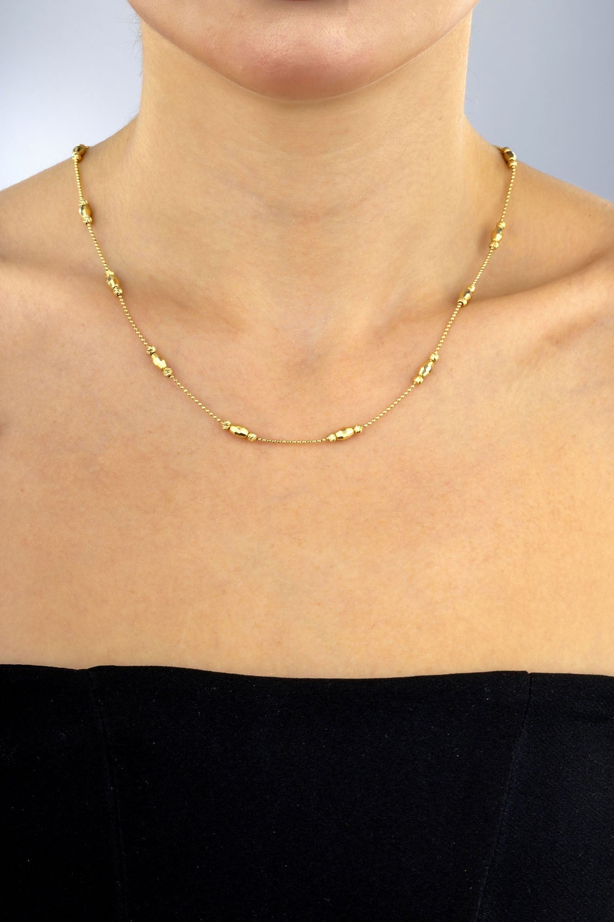 14K Bead Gold Necklace Secondary image