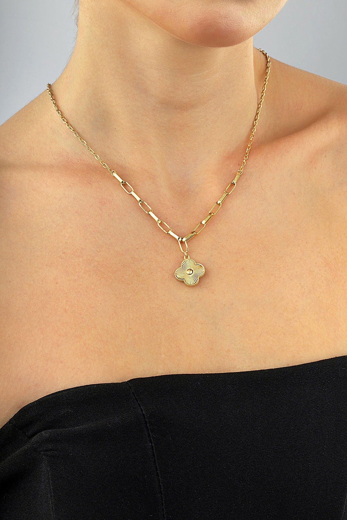 14K Floral Motif Paperclip Gold Necklace