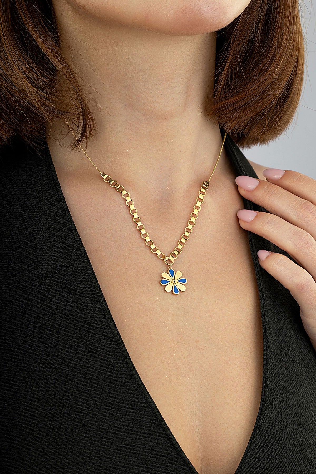 14K Floral Motif Enamel Gold Necklace