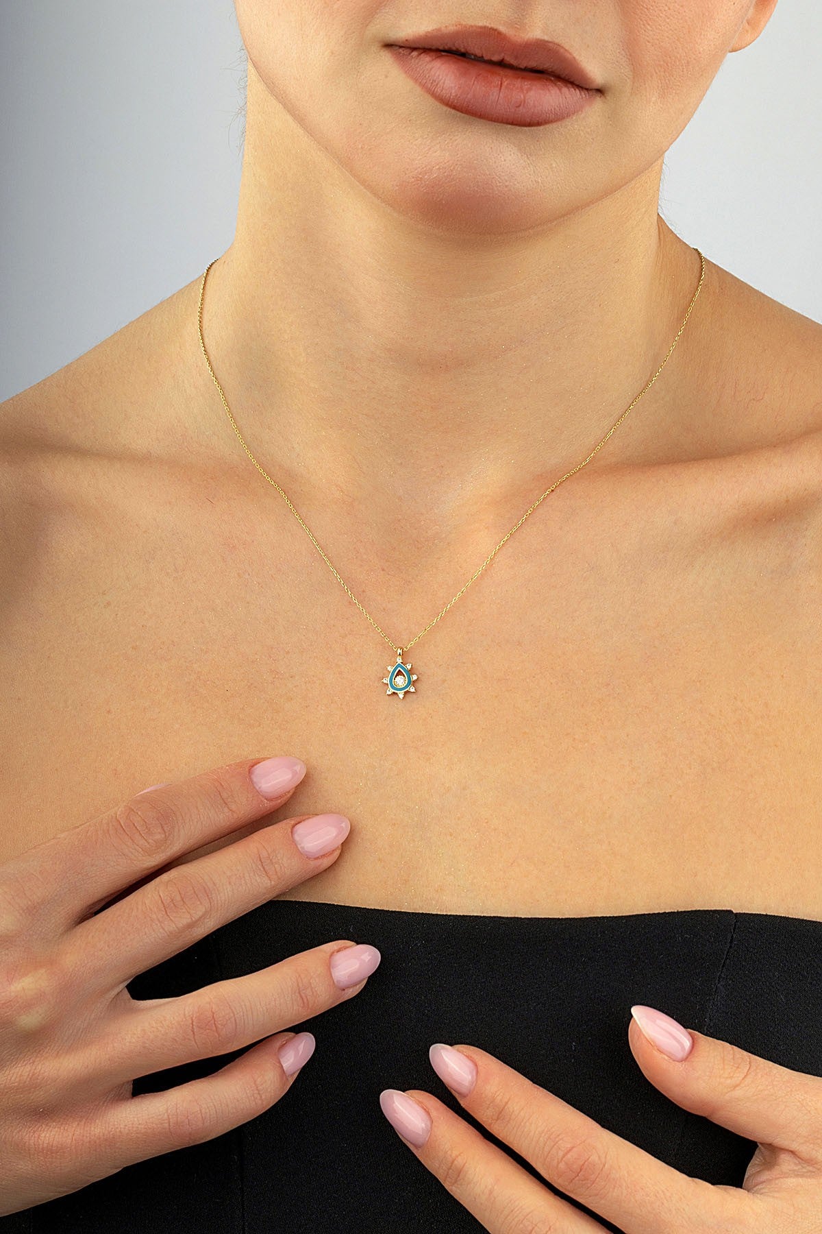 14K Stone-Set Enamel Gold Necklace