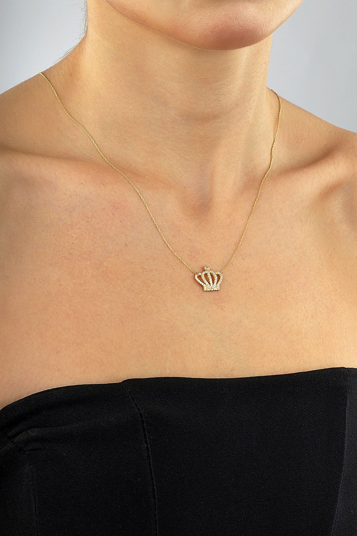 14K Stone-Set King Crown Gold Necklace Secondary image