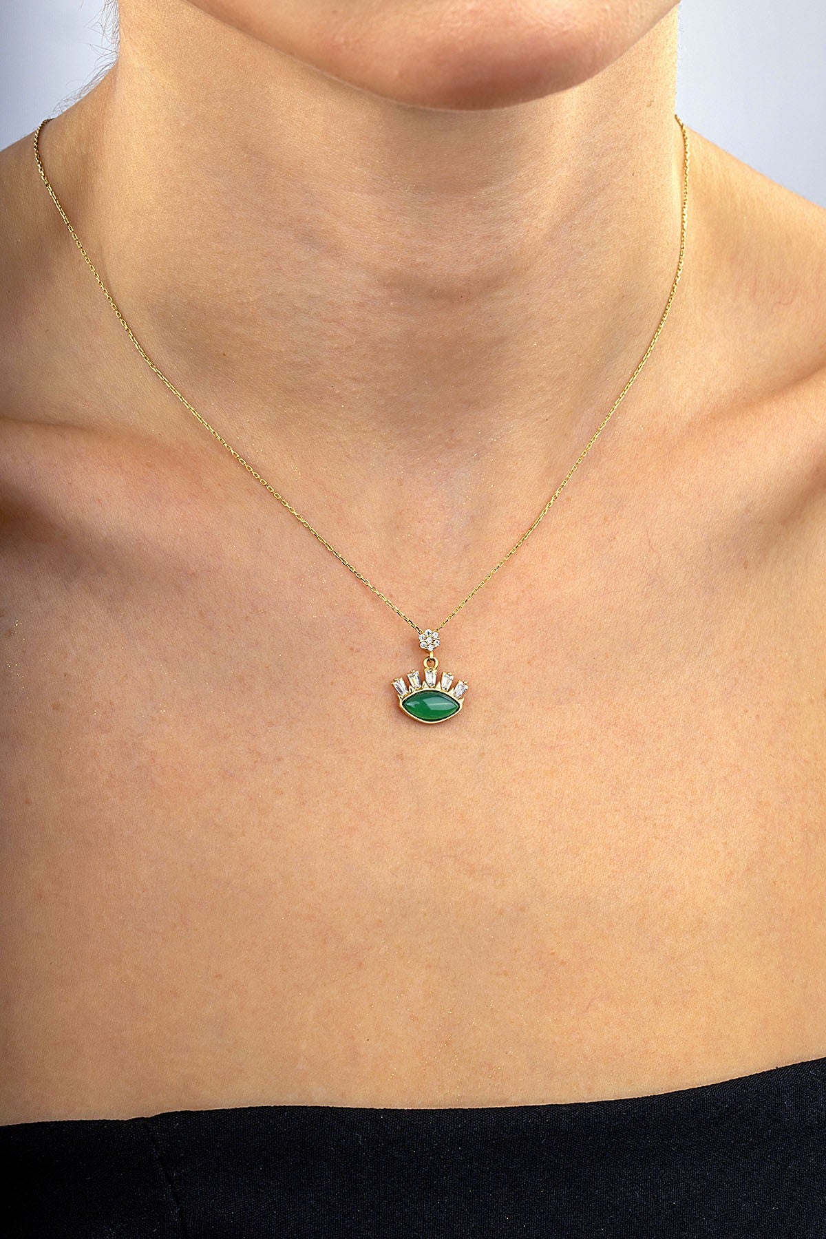 14K Green Stone-Set Gold Necklace