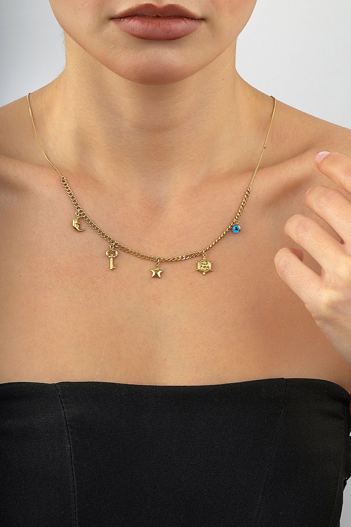 14K Motif Drop Gold Necklace