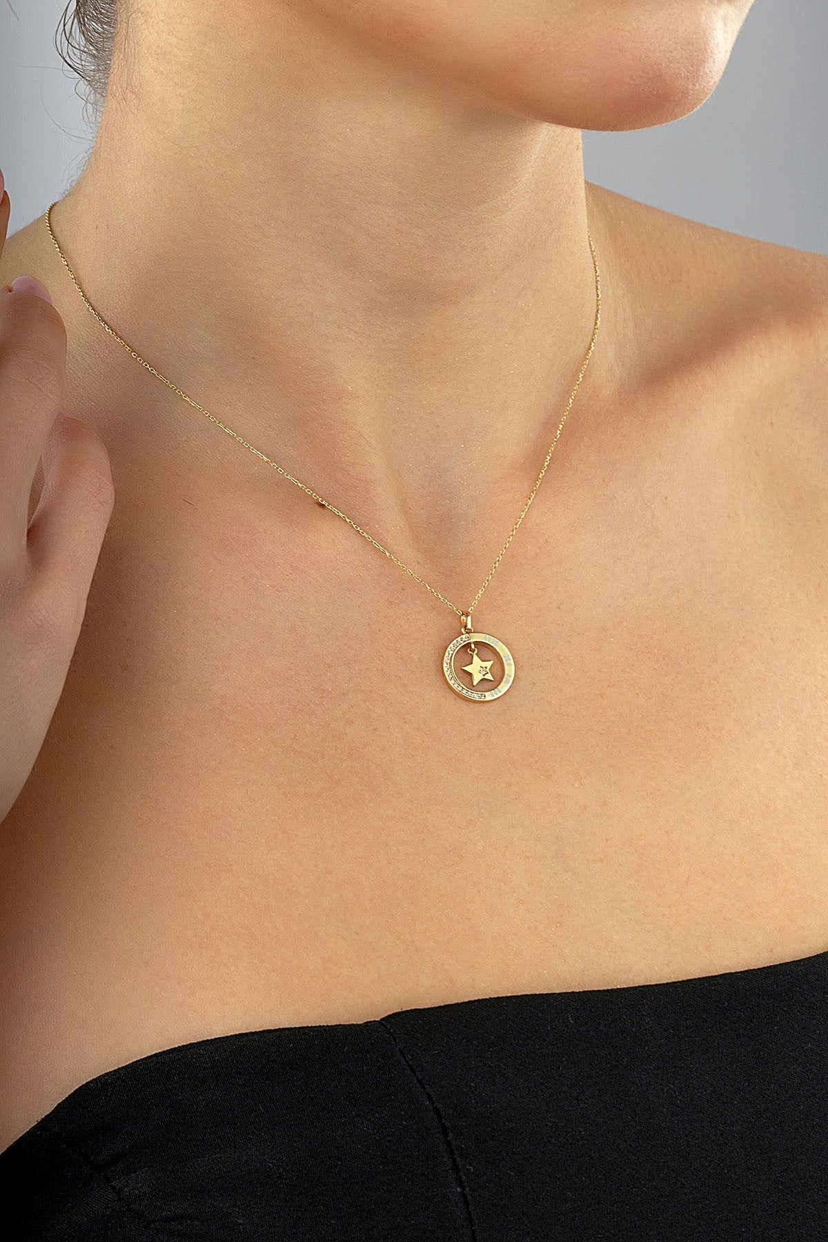 14K Stone-Set Star Detail Hoop Gold Necklace