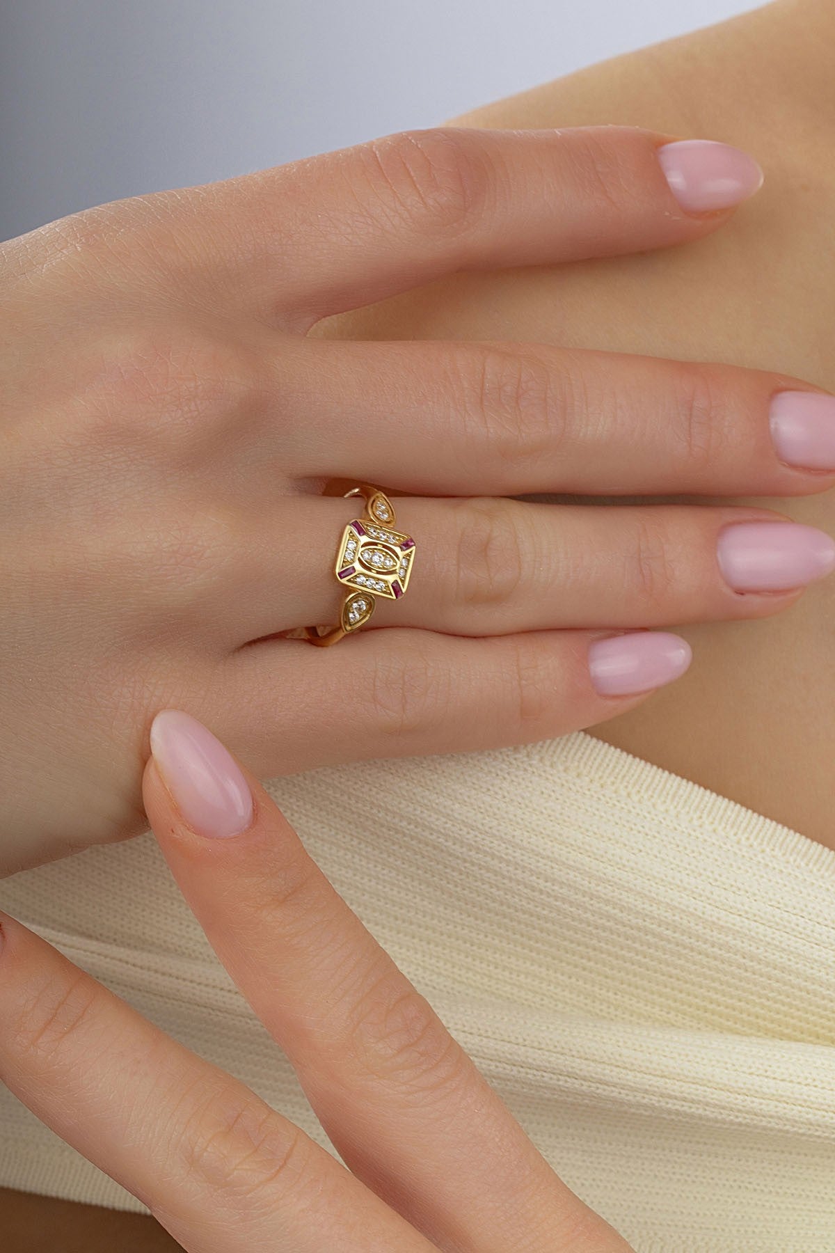 Burgundy White Stone-Set Special Design Gold Ring Secondary image