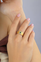 Green Stone-Set Oriental Gold Ring