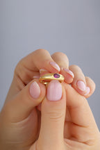 Purple Stone-Set Round Gold Ring