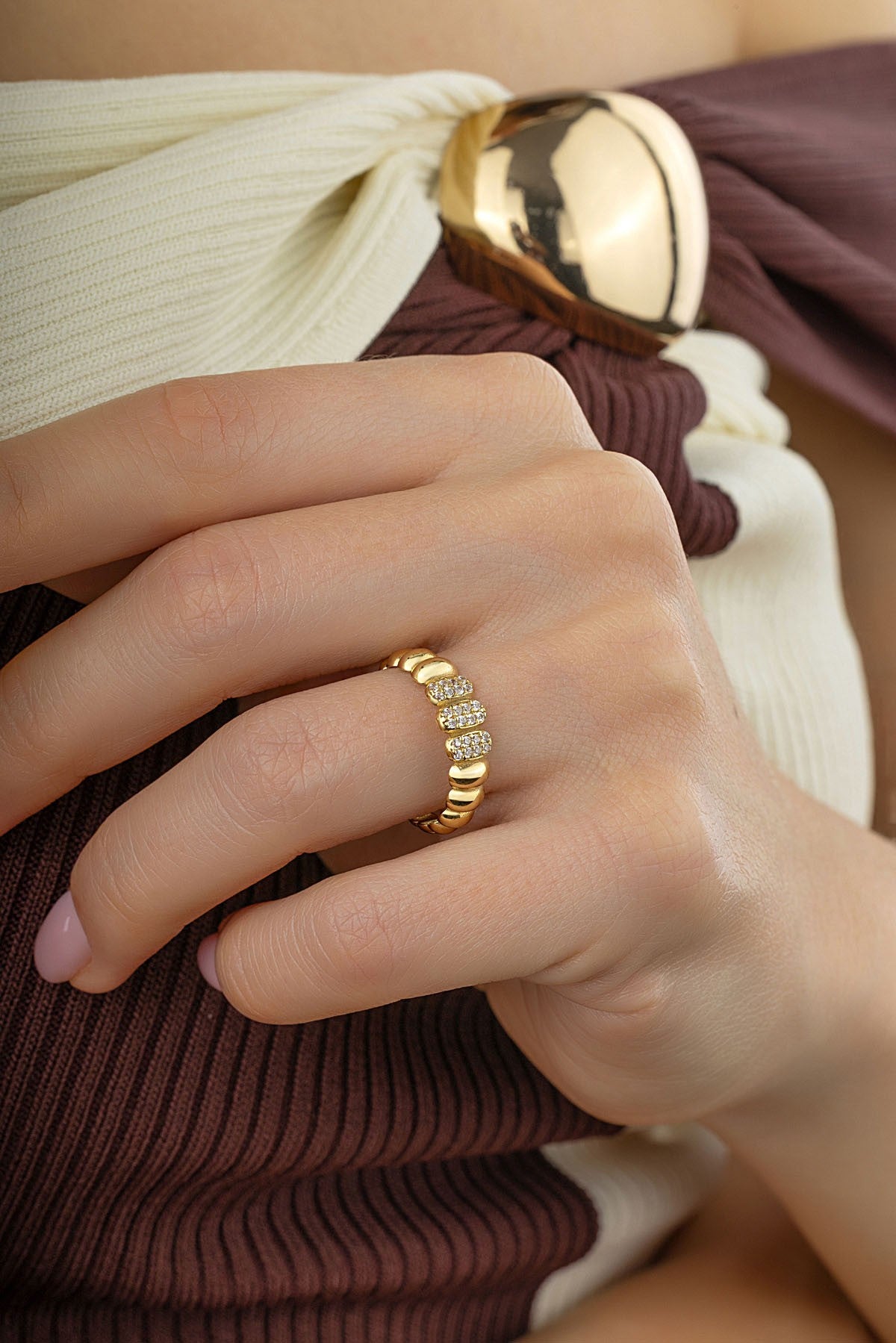 Stone-Set Orbit Gold Ring
