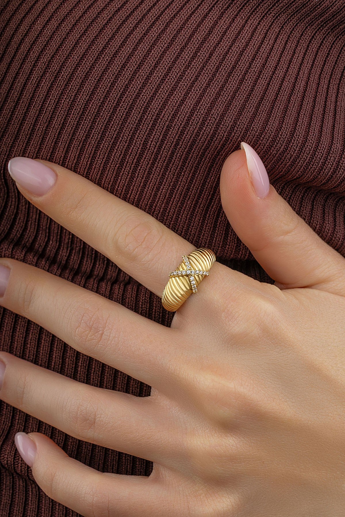 14K Stone-Set Engagement Gold Ring