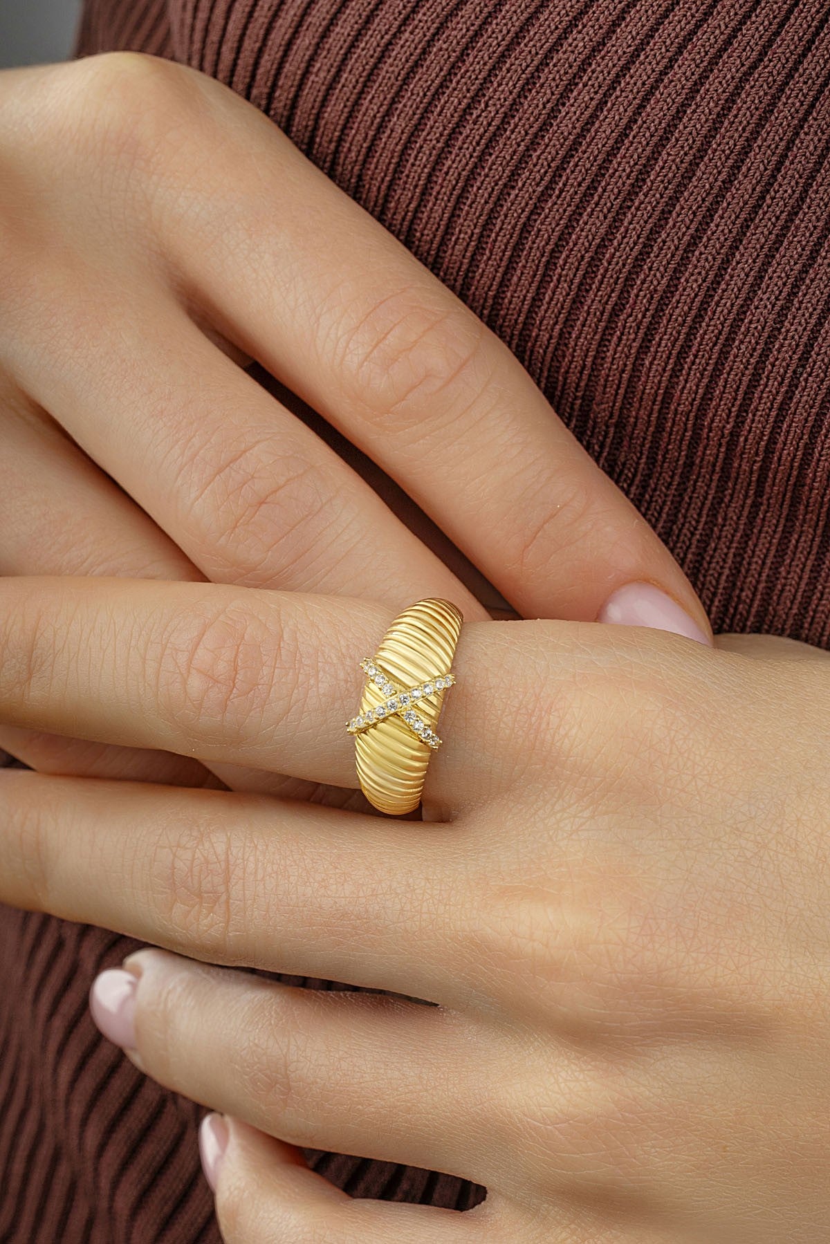 14K Stone-Set Engagement Gold Ring
