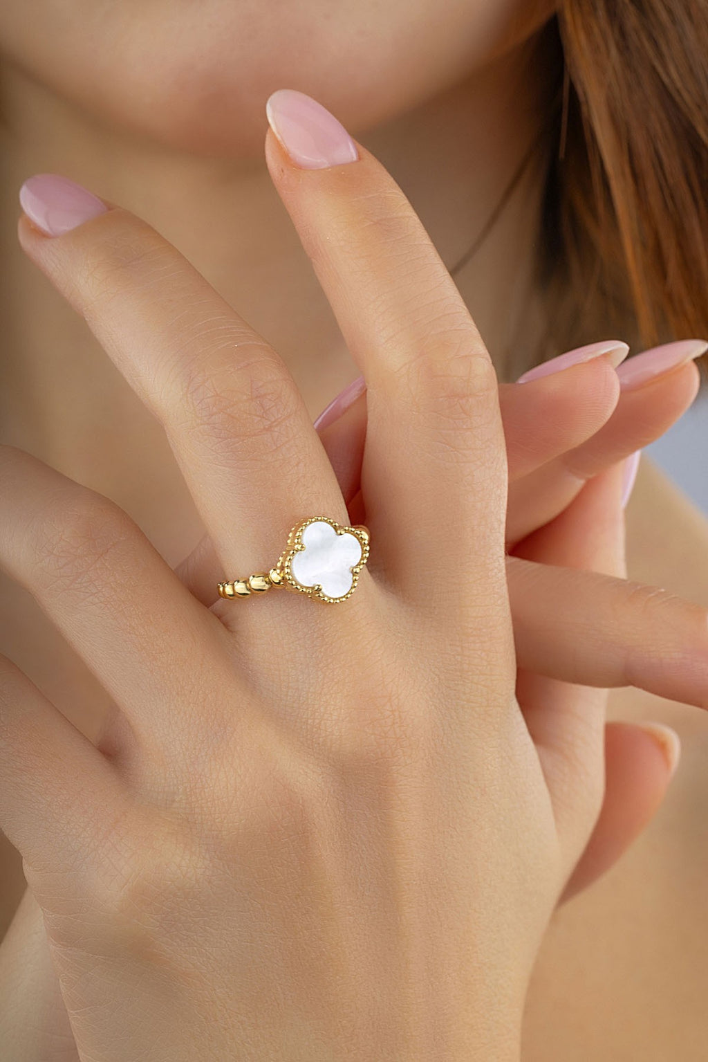 White Reflective Clover Gold Ring