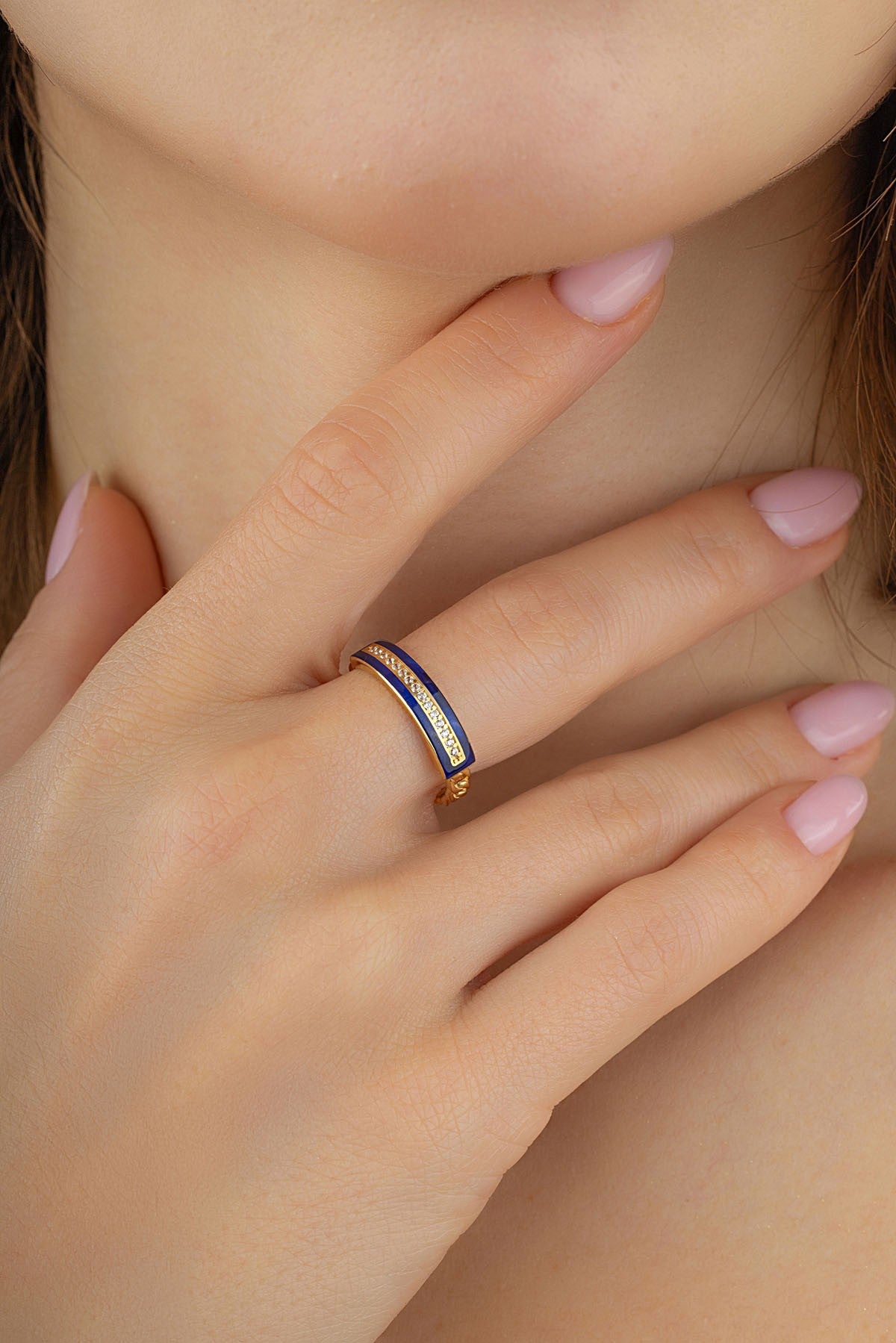 Black Stripe Inner Stone-Set Gold Ring