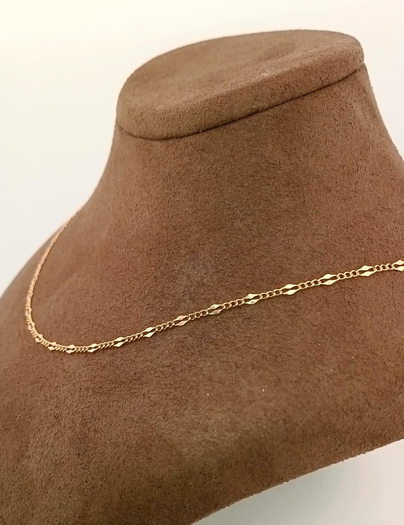 14K Boomerang Detail Chain Gold Necklace