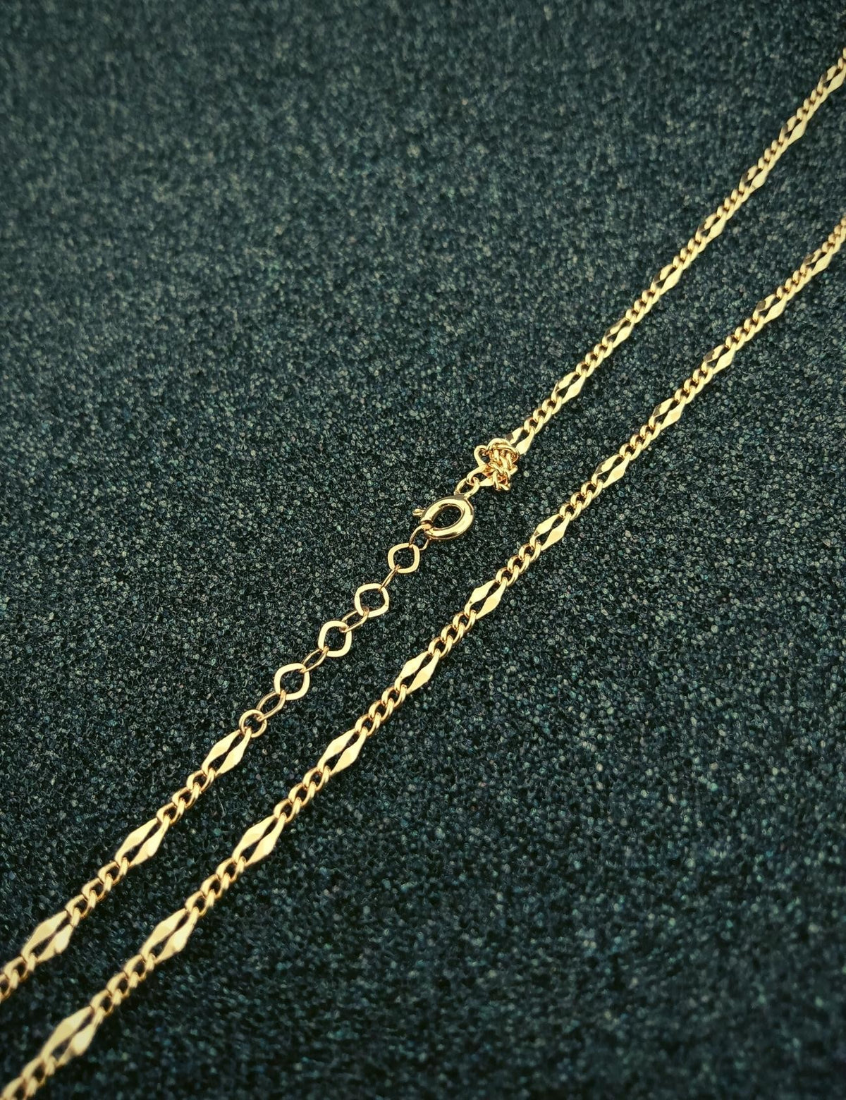 14K Boomerang Detail Bold Chain Gold Necklace