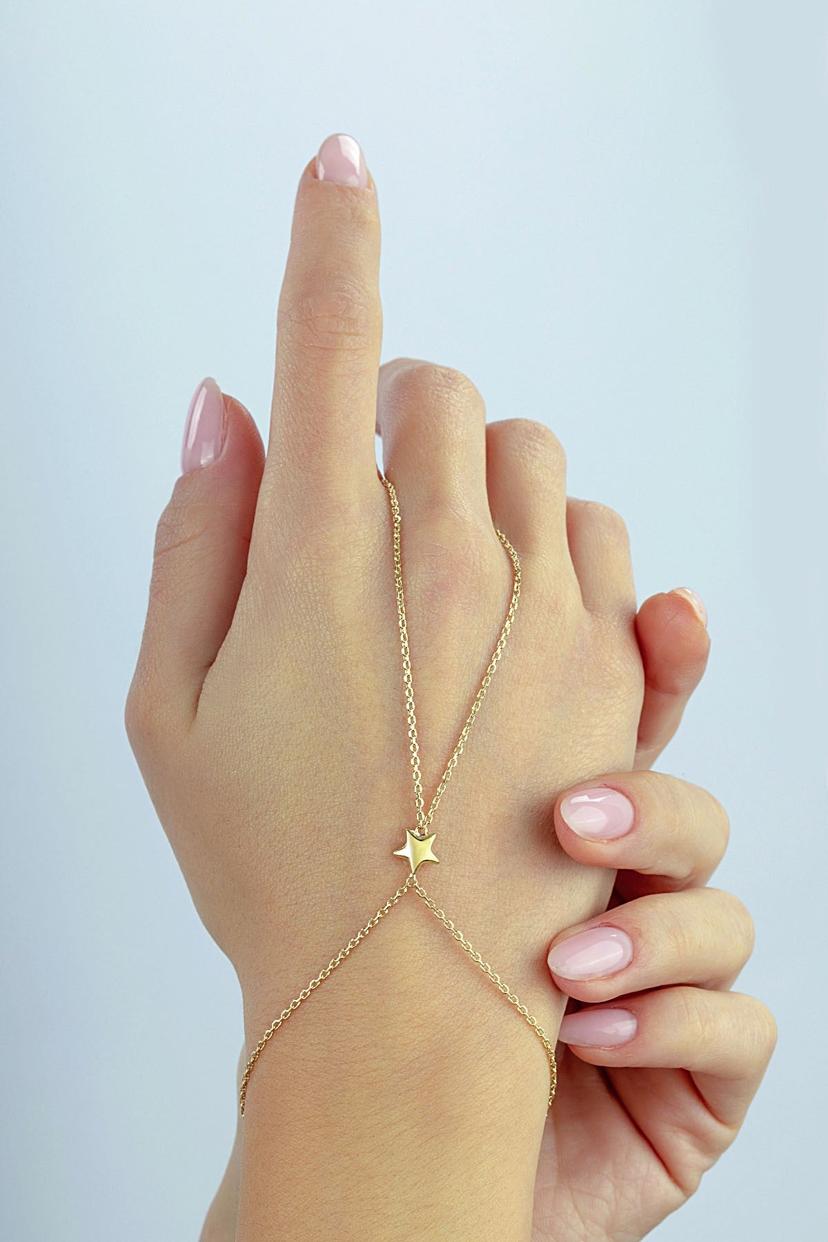 14K Single Star Gold Hand Chain Bracelet
