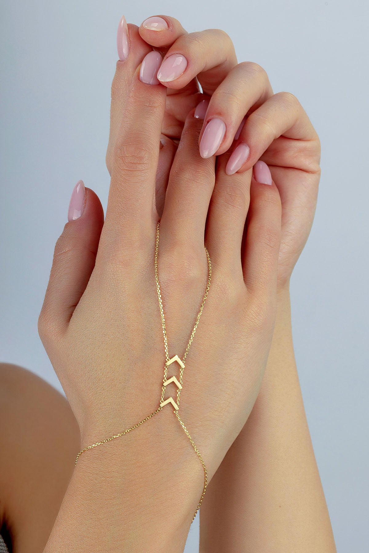 14K V Motif Gold Hand Chain Bracelet
