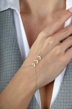 14K V Motif Gold Hand Chain Bracelet