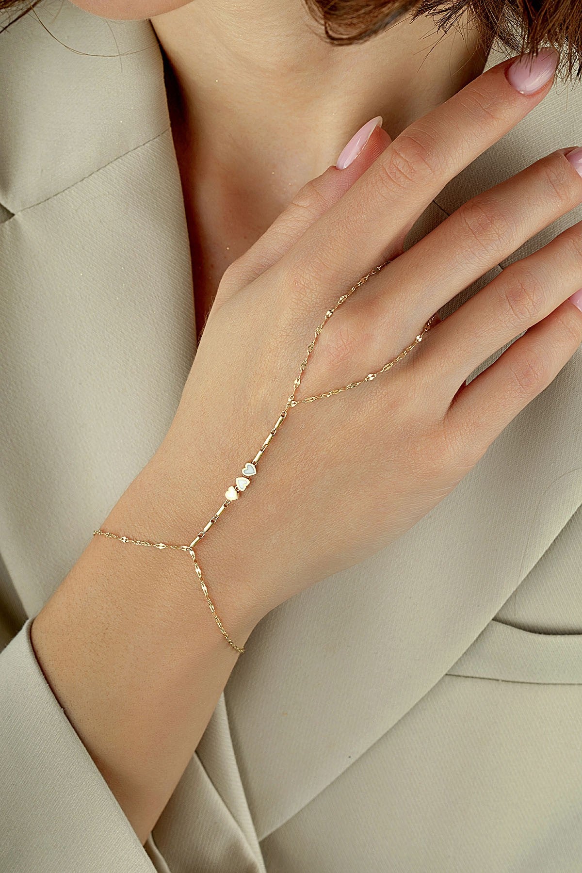 14K 3 Black Heart Gold Hand Chain Bracelet Secondary image