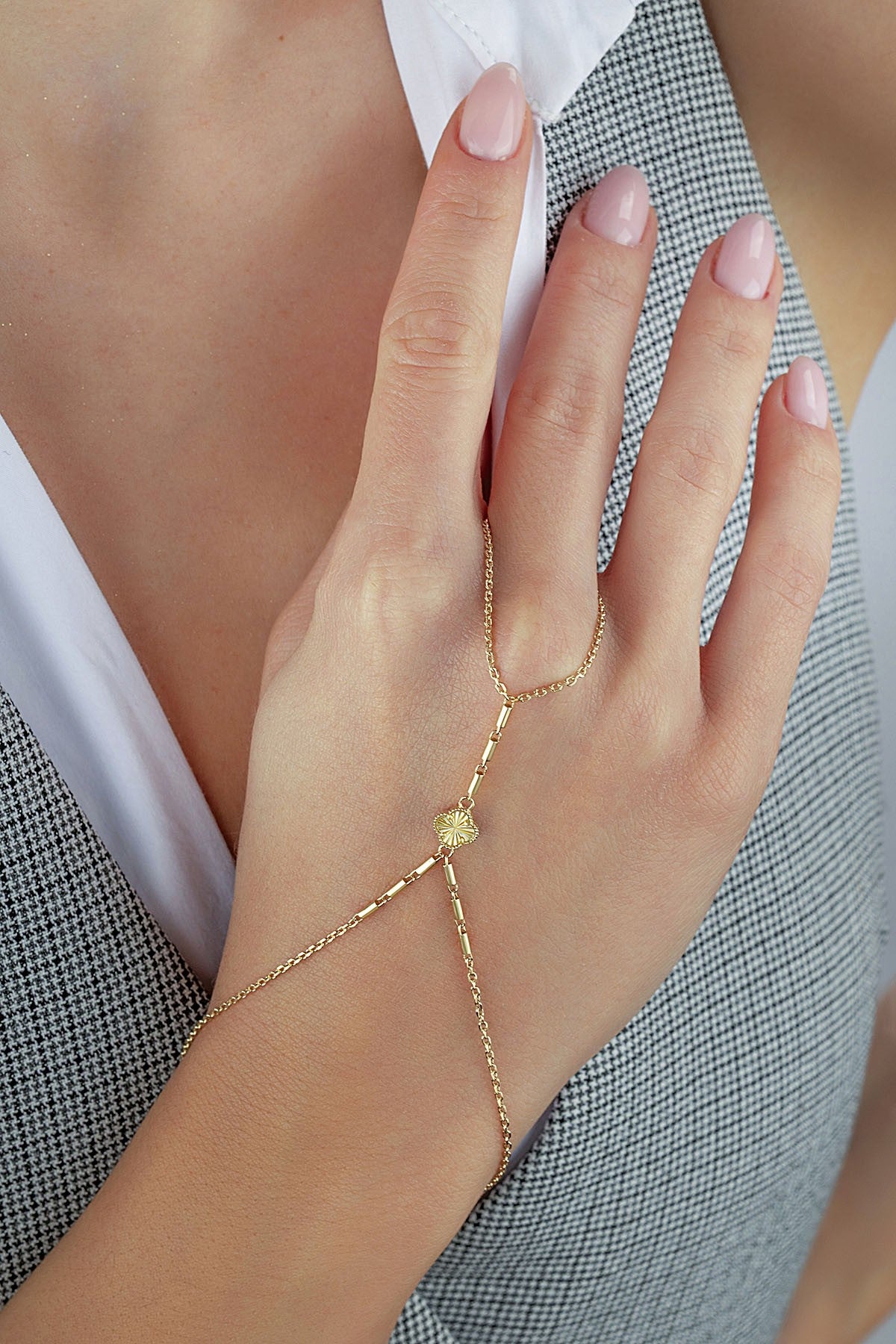 14K Single Clover Gold Hand Chain Bracelet Secondary image