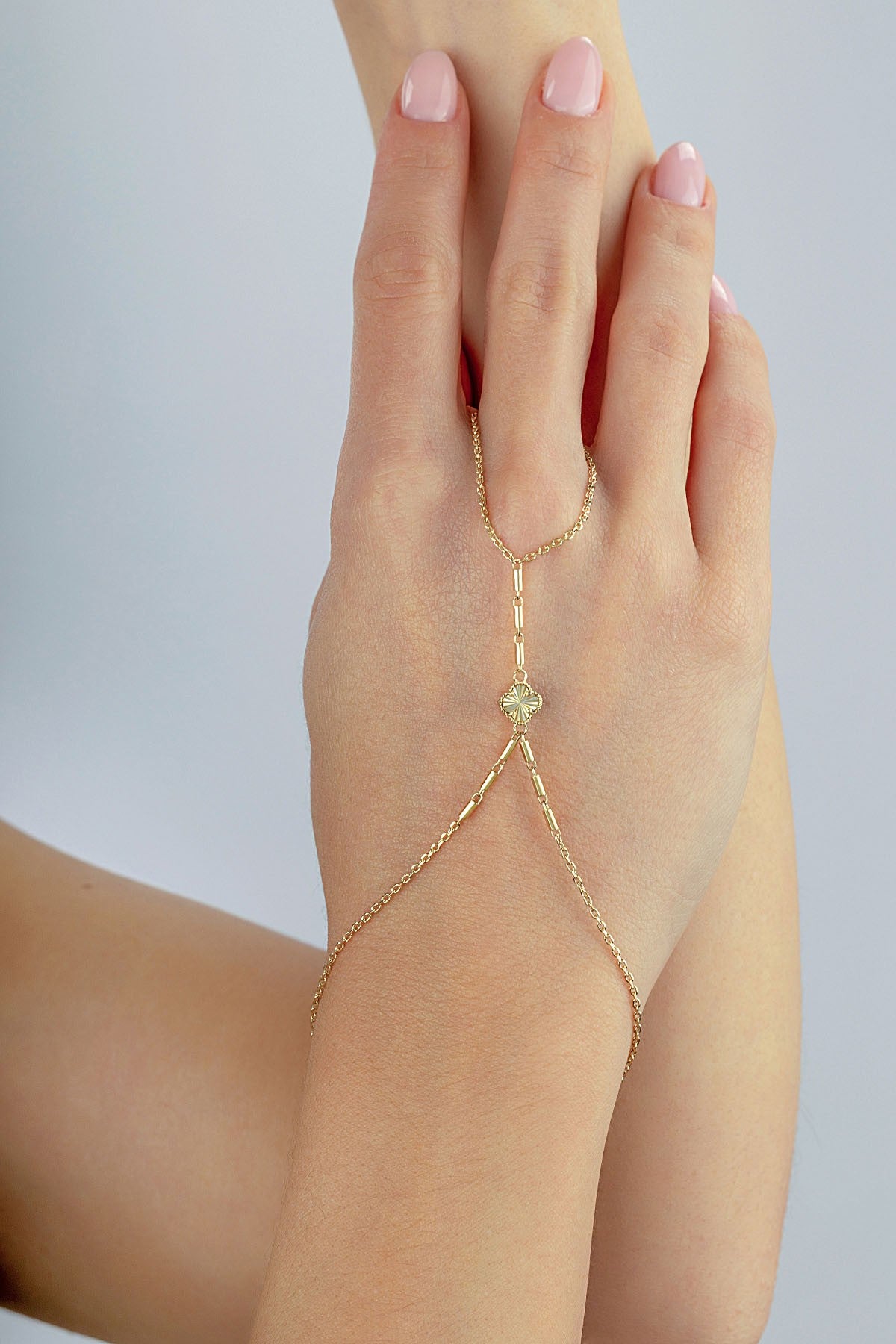 14K Single Clover Gold Hand Chain Bracelet