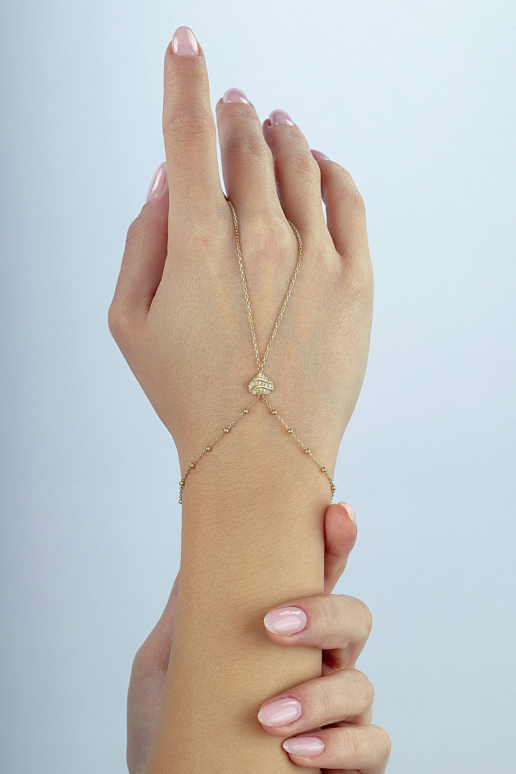 14K Striped Stone-Set Heart Gold Hand Chain Bracelet