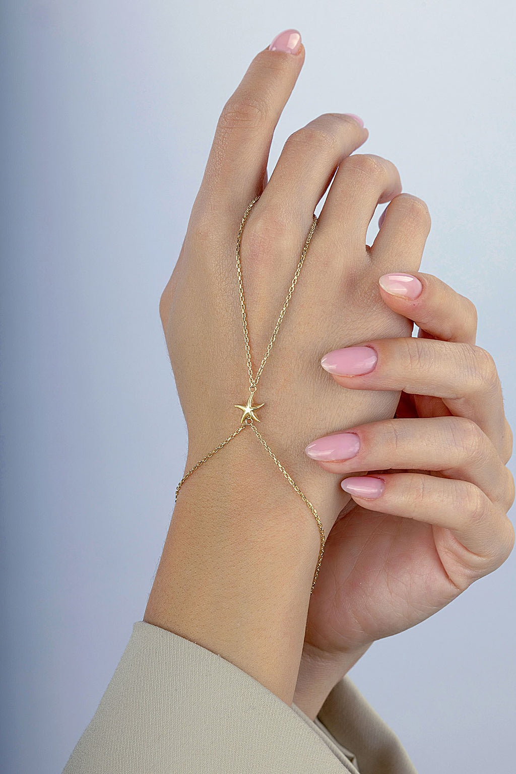 14K Starfish Gold Hand Chain Bracelet